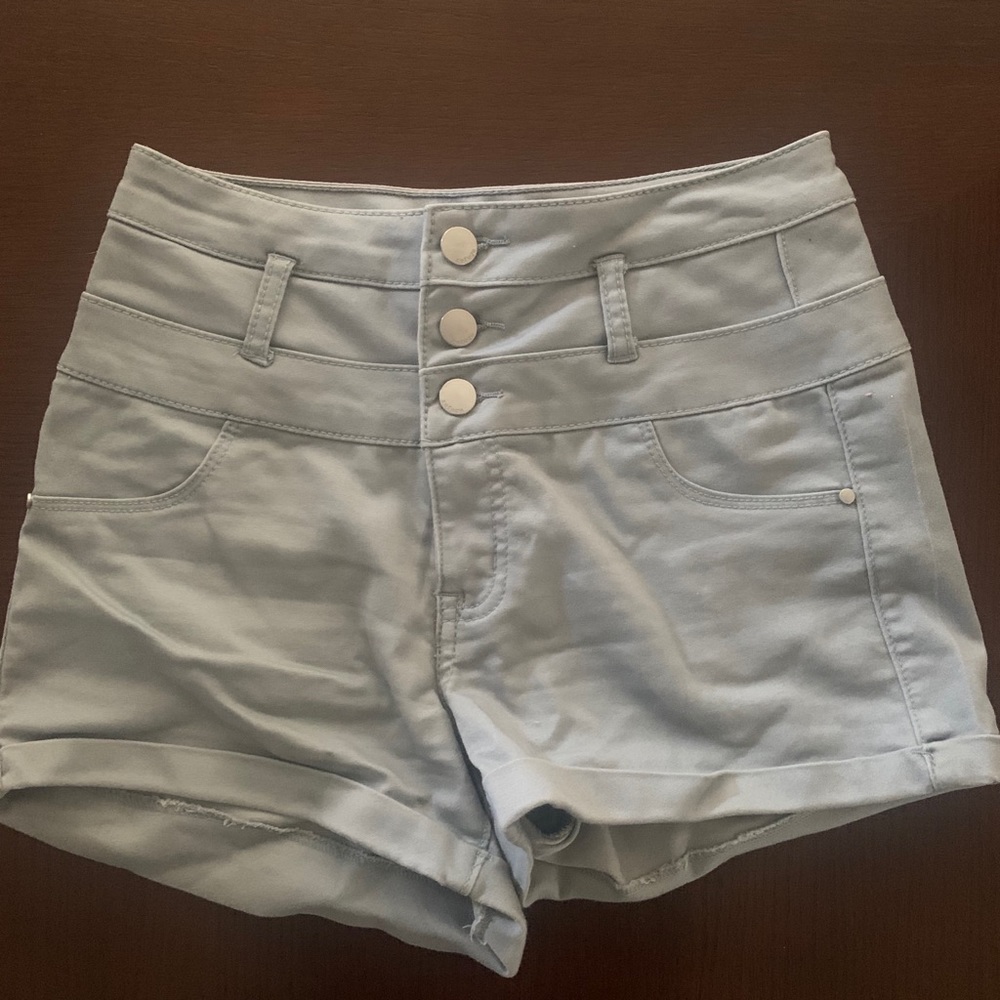 High-Waisted Shorts - Picture 2 of 3